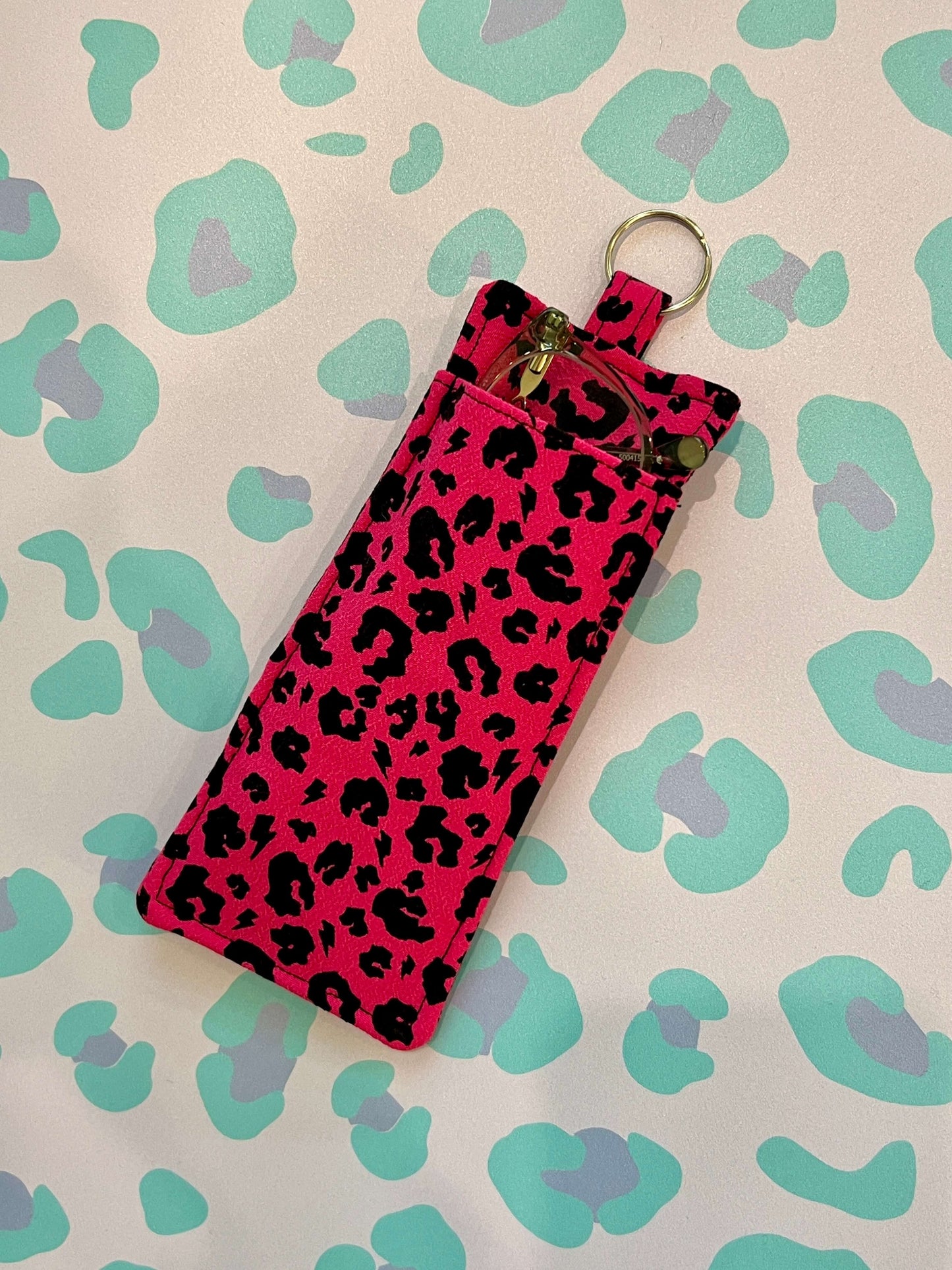 Raspberry Pink Leopard Print Double Sided Glasses Holder