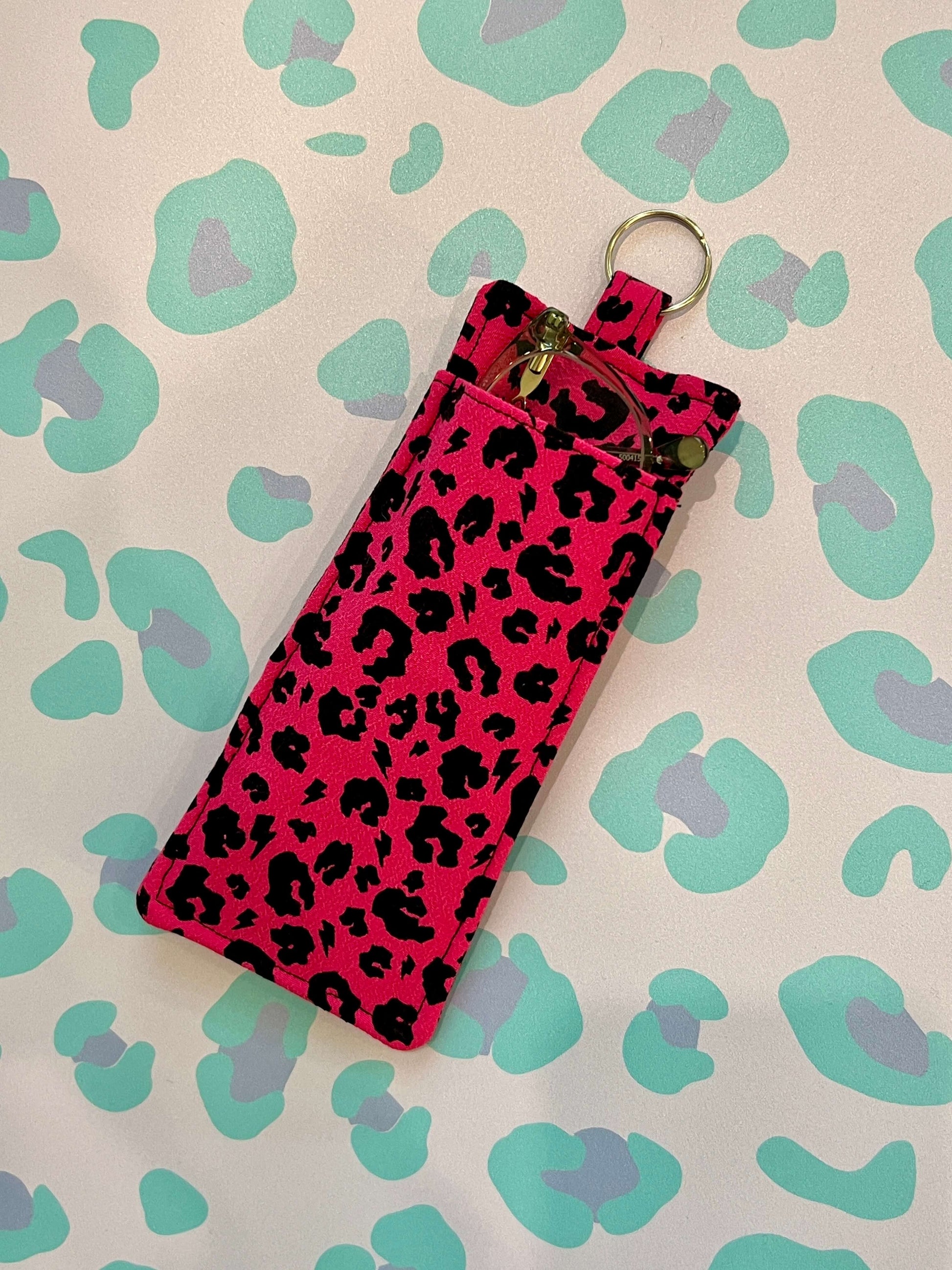 Raspberry Pink Leopard Print Double Sided Glasses Holder